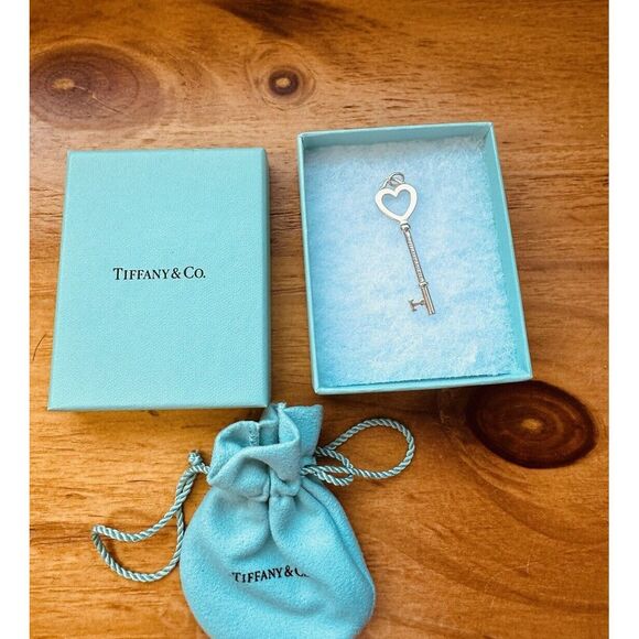 Tiffany & Co Elegant Large Sterling Silver Open Heart Key Pendant Only W/Box - Picture 13 of 13